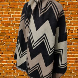 WOMENS FAT FACE ONE SIZE BLACK ZIGZAG SOFT KNIT CASUAL BLANKET SHAWL SCARF WRAP