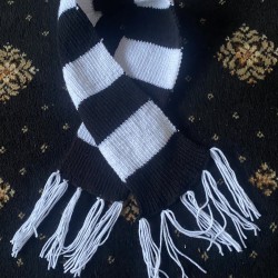 HAND KNITTED SCARVES. ANY COLOUR. MADE TO ORDER Scarf