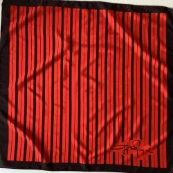 Una Scarf de gasa vintage Square de 29 pulgadas a rayas rojas y negras de Tipo Royal
