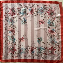 D4 A Scarf a Rayas Square 38 Pulgadas Diseño Flor Roja Preciada de Gasa y Satén
